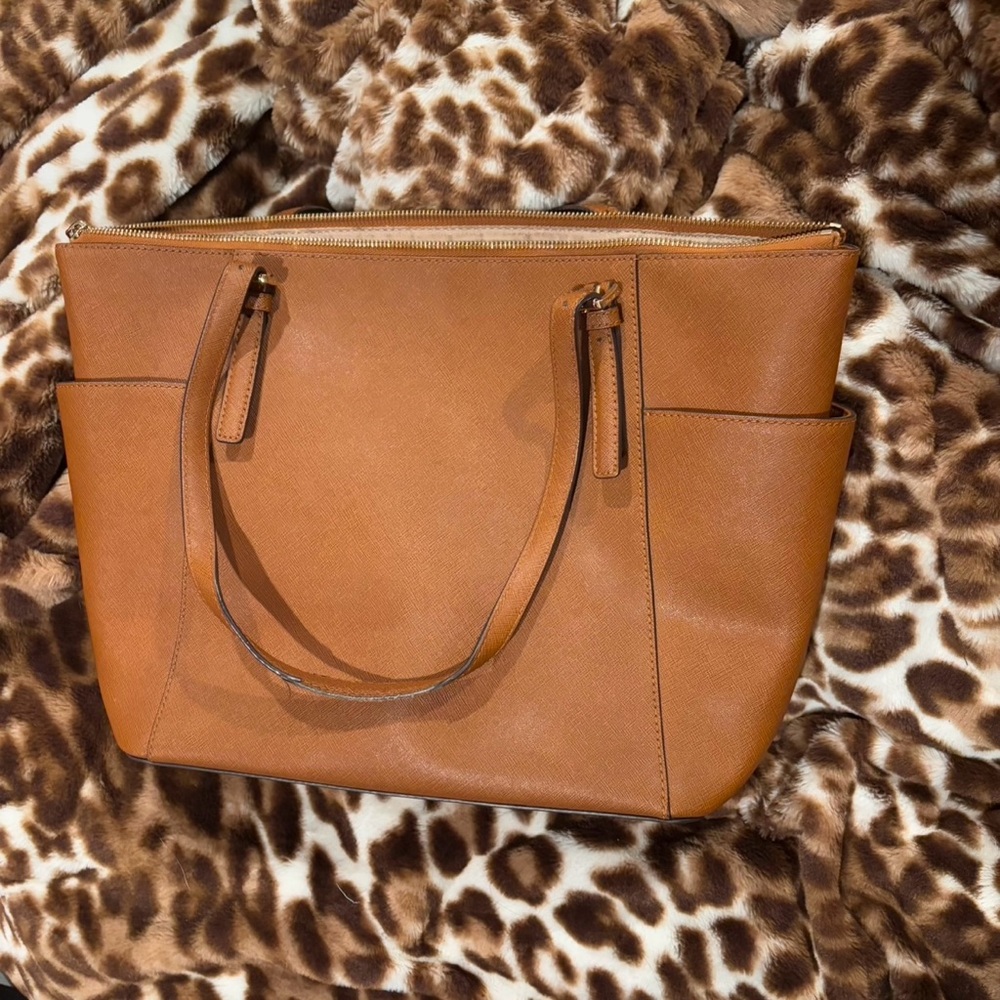 Michael Kors Jetset Saffiano Leather Tote Purse - Picture 7 of 12